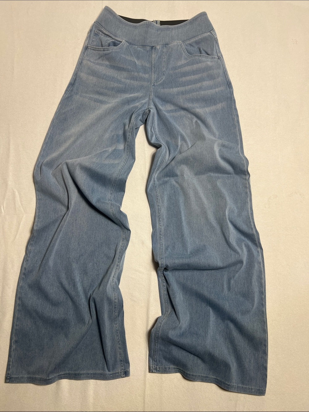 HALARA women’s stretchy wide legged pants. Size Small Tall.
